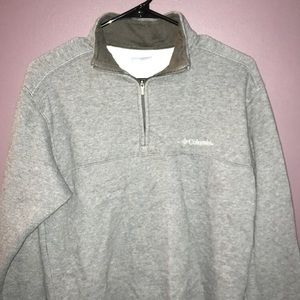 Size Small Columbia half zip sweater